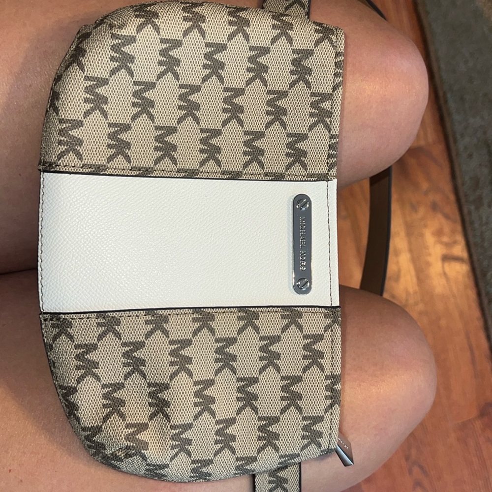 NEVER USED MICHAEL KORS FANNY PACK